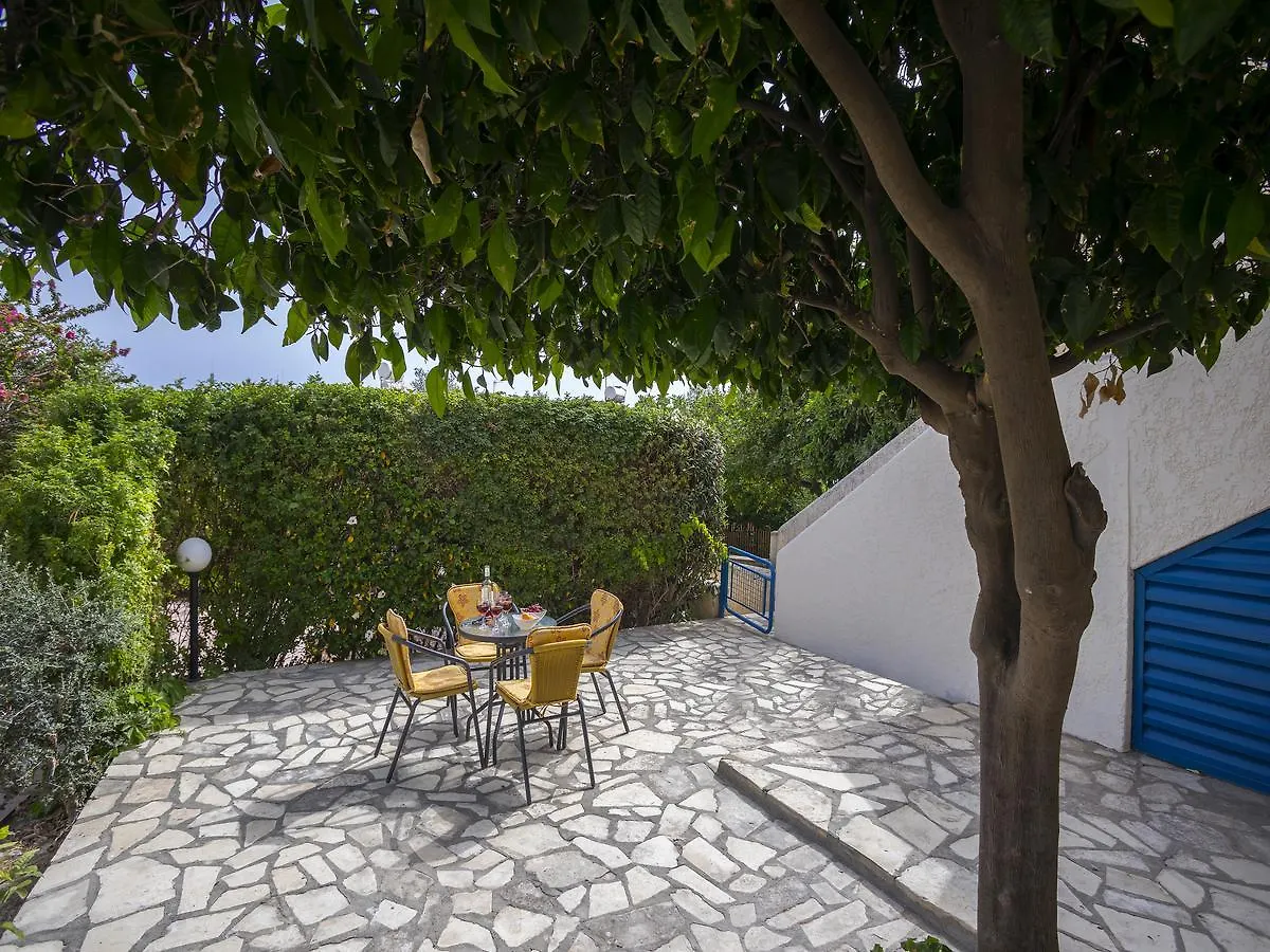 Ayios Elias Alice Suite Protaras 0*,